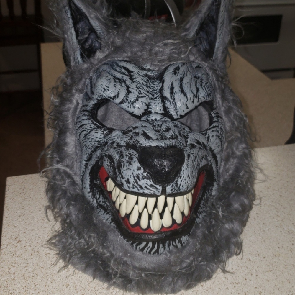 Big bad wolf mask & shirt
